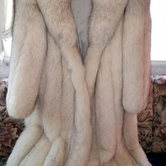Saga Jackets & Blazers - Full Length Beautiful Silver Fox Coat Thick Plush Pellets Medium